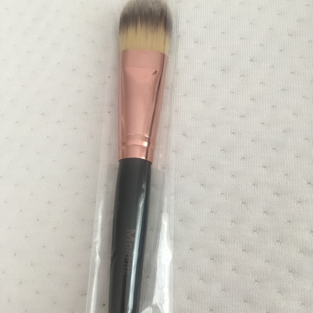 Morphe foundation brush and bareminerals powder